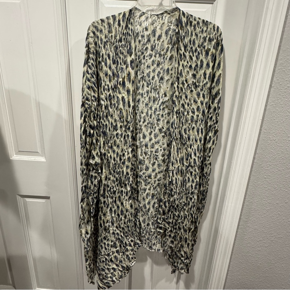 Modena‎ One Size Leopard Print Lightweight Kimono